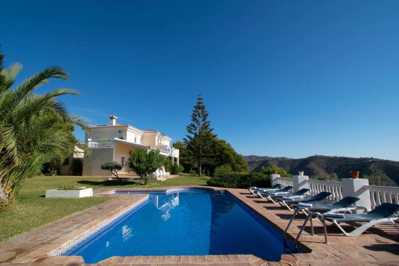 Gran Villa Con Vistas Al Mar Y Piscina Privada Malaga Exterior photo